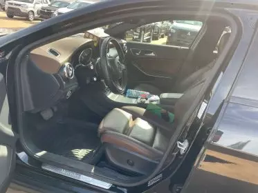 Mercedes-Benz GLA 220