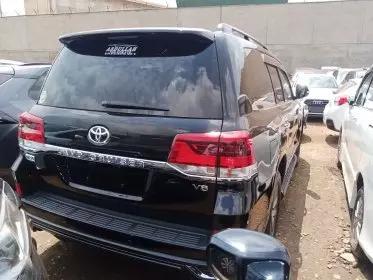 Toyota Landcruiser  V8