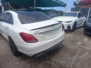 Mercedes-Benz C 300