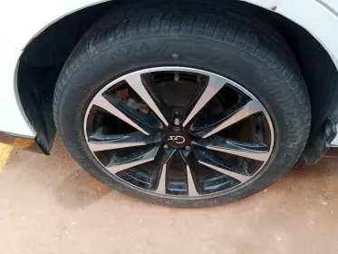 Toyota Harrier GS