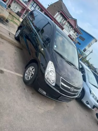 Hyundai H-1 Starex