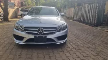 Mercedes-Benz C220