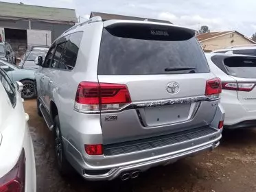Toyota Landcruiser  V8
