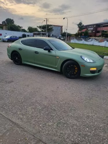 PORSCHE Panamera