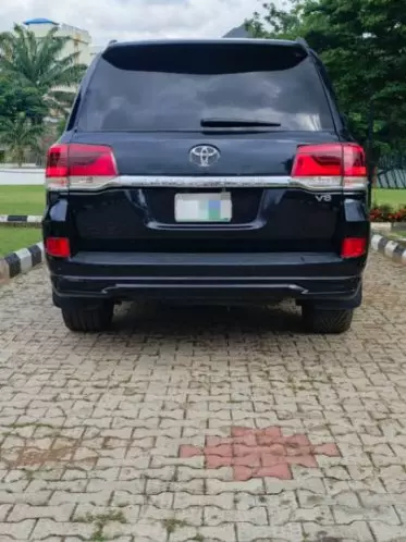 Toyota Landcruiser  V8