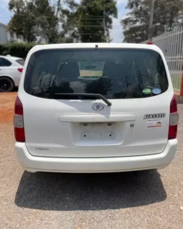 Toyota Succeed