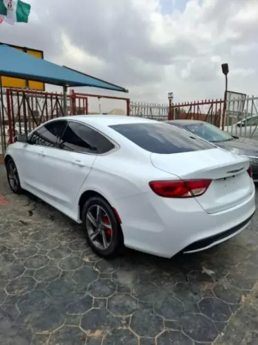 Chrysler 200