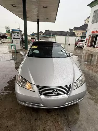 Lexus ES