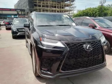 Lexus LX 600