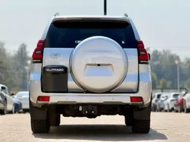 Toyota Land Cruiser Prado VX.L