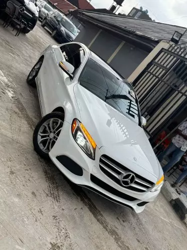 Mercedes-Benz C 300