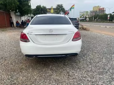 Mercedes-Benz C 300