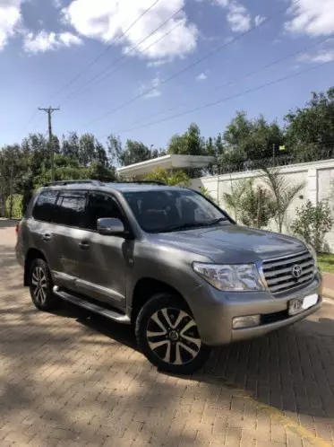 Toyota Landcruiser  V8