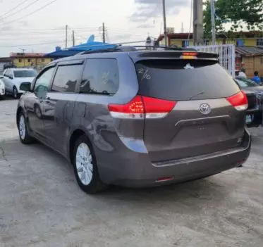 Toyota Sienna