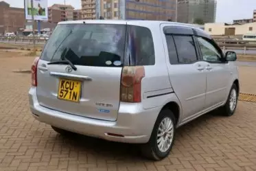 Toyota Raum 