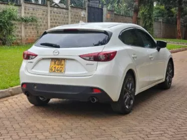 Mazda Axela