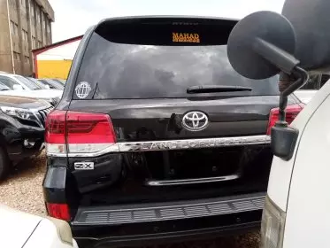Toyota Landcruiser  V8