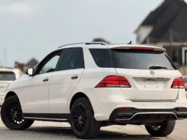Mercedes-Benz 350