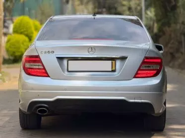 Mercedes-Benz C 200