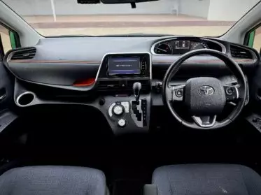 Toyota Sienta Hybrid
