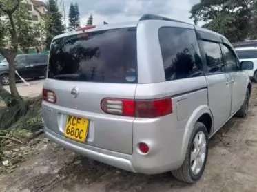 Nissan Lafesta 