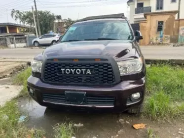 Toyota Sequoia