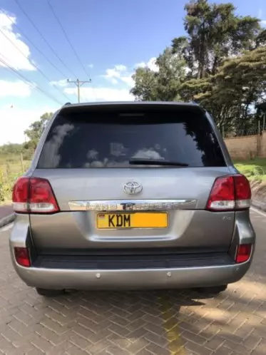 Toyota Landcruiser  V8