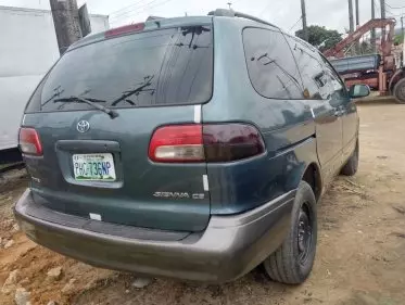 Toyota Sienna