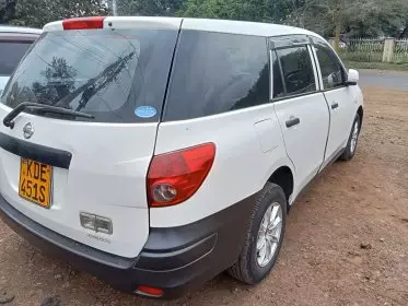 Nissan Advan
