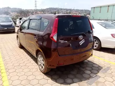 Toyota Passo Sette