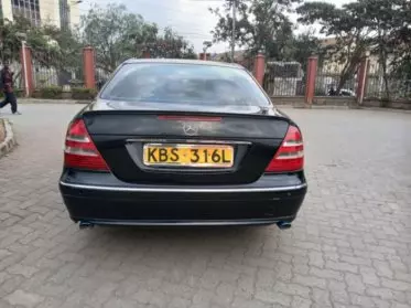 Mercedes-Benz E200