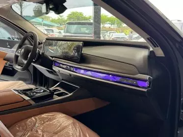 BMW 735