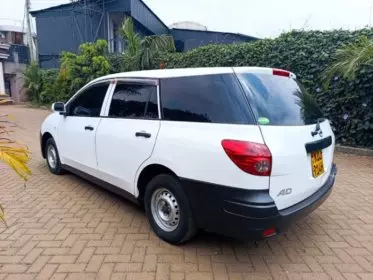Nissan Advan 