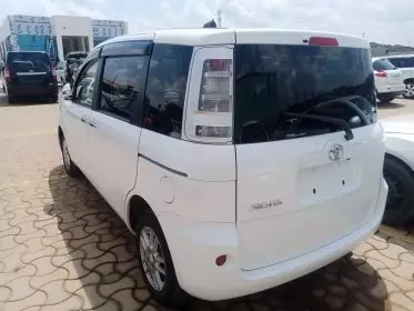 Toyota Sienta