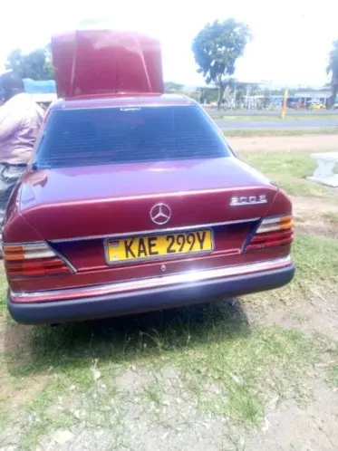 Mercedes-Benz 124