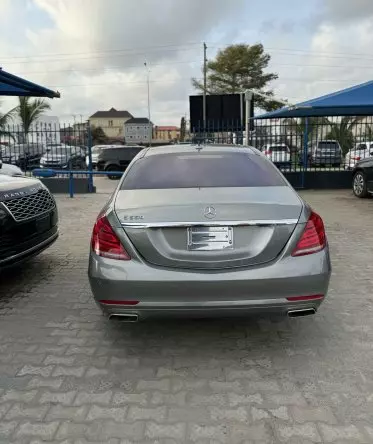 Mercedes-Benz S 550