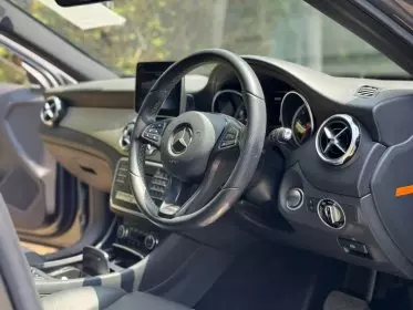 Mercedes-Benz GLA 180