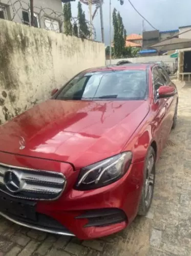Mercedes-Benz E 300