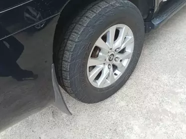 Toyota Land Cruiser V8