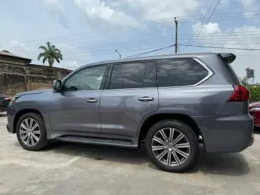 Lexus LX 570