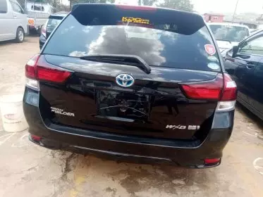 Toyota Fielder hybrid