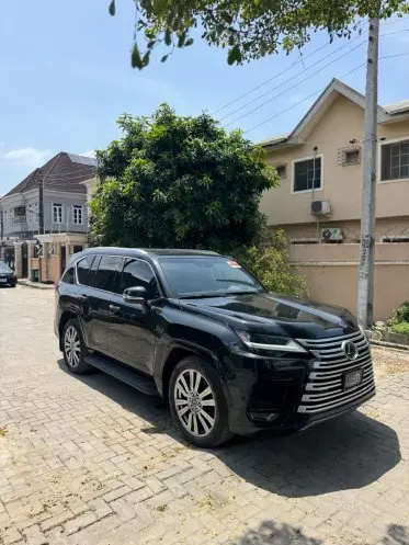 Lexus LX 600
