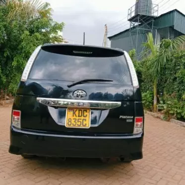 Toyota Isis