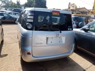 Toyota Sienta