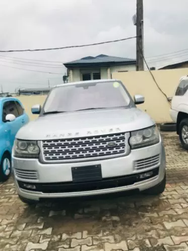 RANGE ROVER HSE LR4