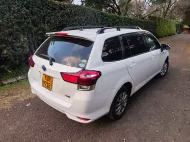Toyota Fielder hybrid 