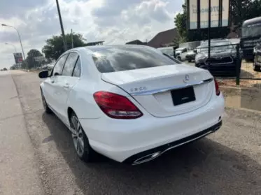 Mercedes-Benz C 300