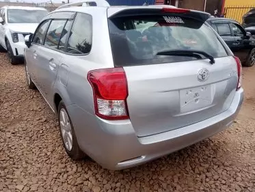 Toyota Fielder 