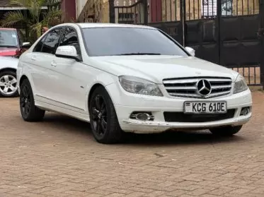 Mercedes-Benz C200