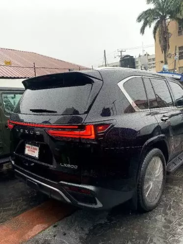 Lexus LX 600